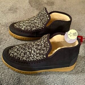 LAST CHANCE!! NWT Muk Luks Genuine Suede Indoor/Outdoor Bootie Slippers size 7